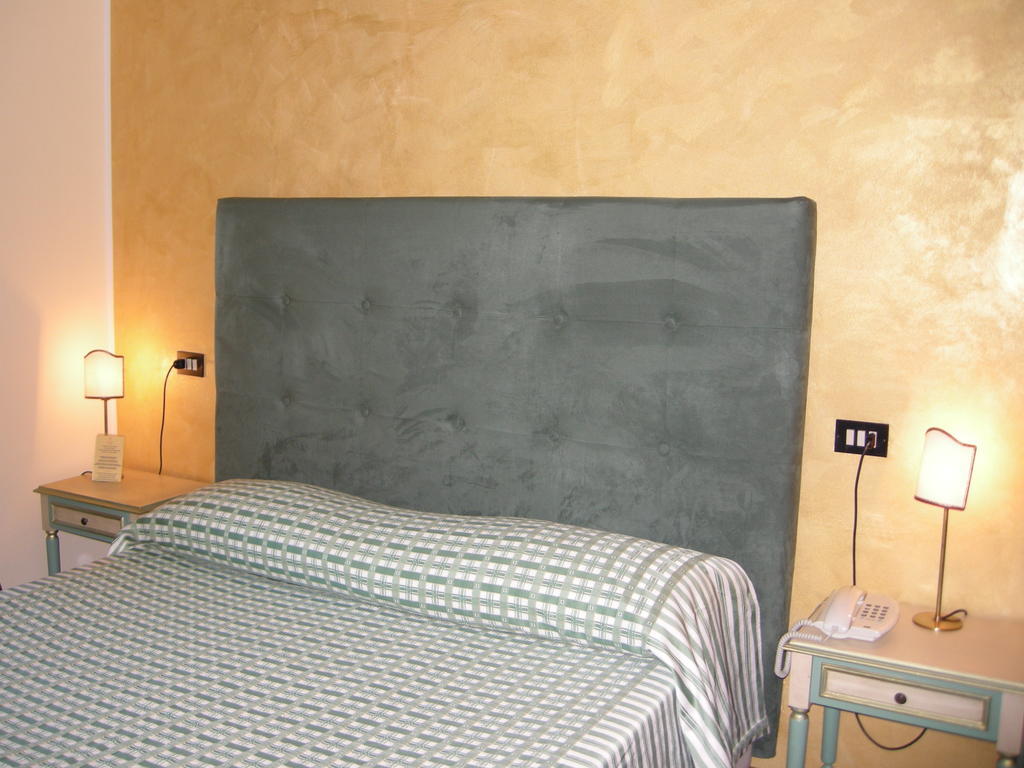 Hotel Fiordigigli L'Aquila Room photo